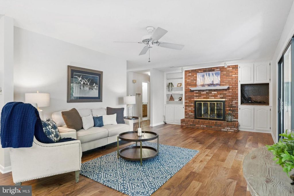 Image 11 of property listing at 18040 SHIPPING POINT RD, Lexington Park, MD 20653