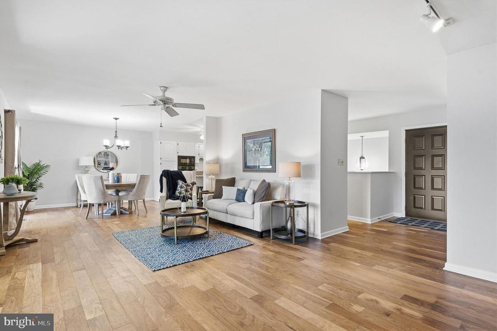 Image 14 of property listing at 18040 SHIPPING POINT RD, Lexington Park, MD 20653