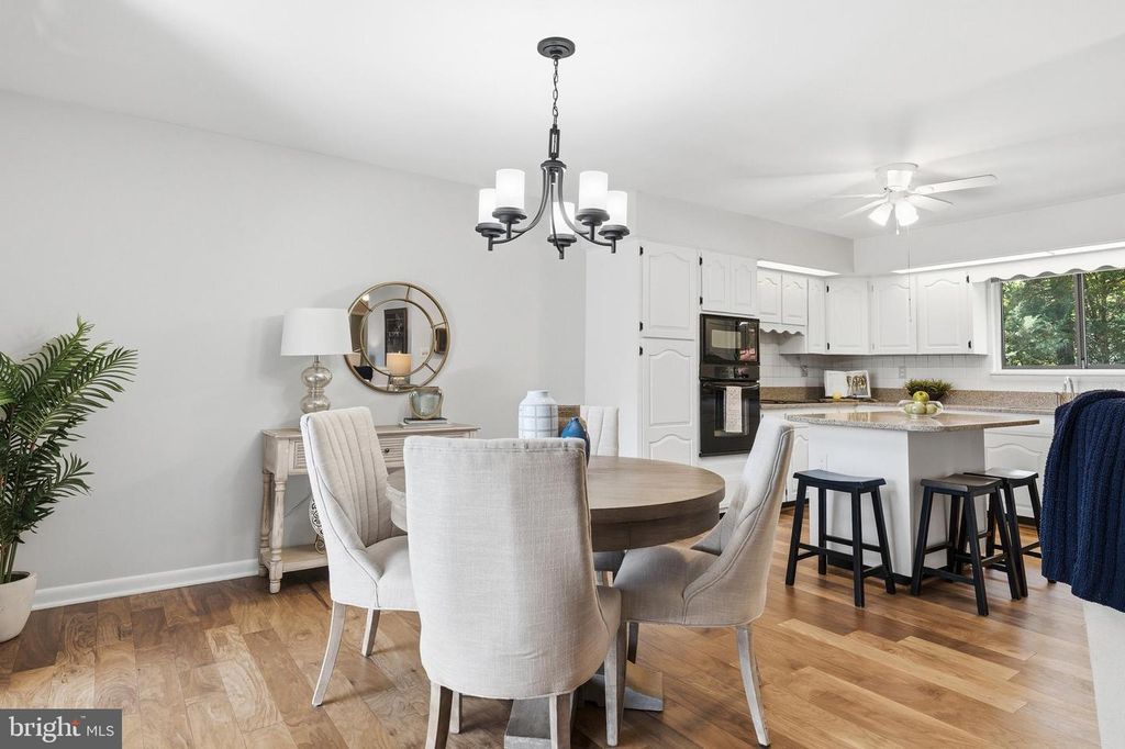 Image 16 of property listing at 18040 SHIPPING POINT RD, Lexington Park, MD 20653