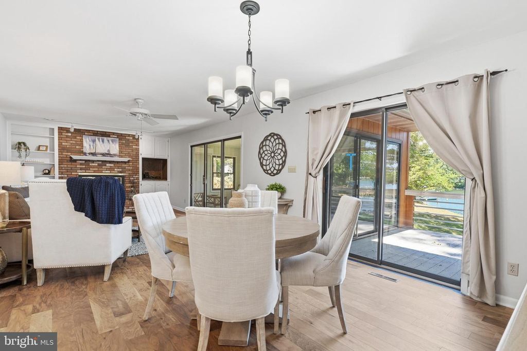 Image 17 of property listing at 18040 SHIPPING POINT RD, Lexington Park, MD 20653