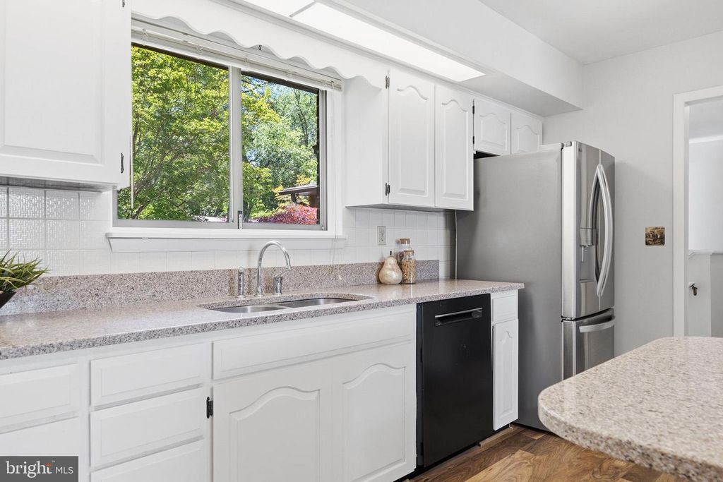 Image 20 of property listing at 18040 SHIPPING POINT RD, Lexington Park, MD 20653