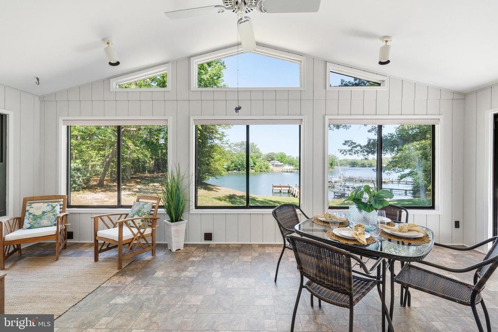 Image 25 of property listing at 18040 SHIPPING POINT RD, Lexington Park, MD 20653