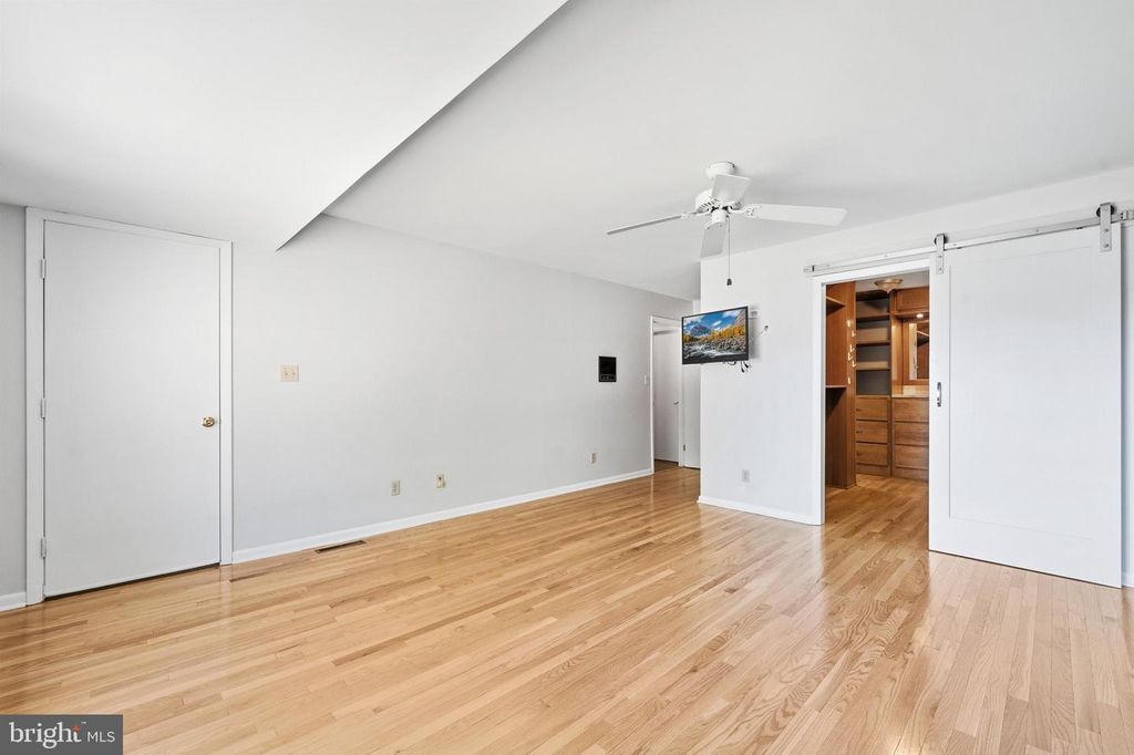 Image 29 of property listing at 18040 SHIPPING POINT RD, Lexington Park, MD 20653