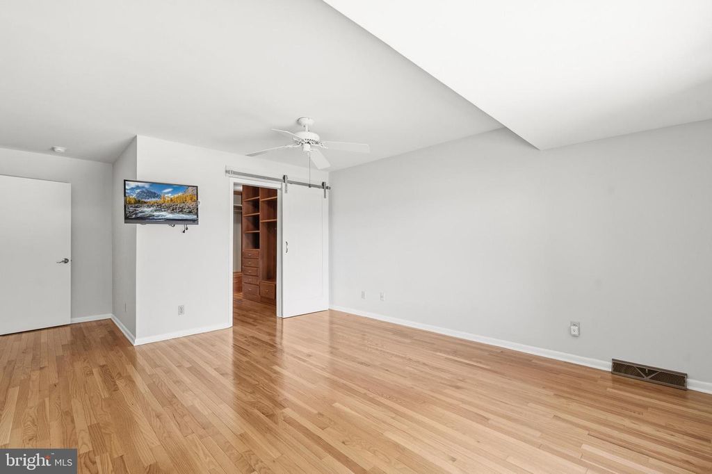 Image 30 of property listing at 18040 SHIPPING POINT RD, Lexington Park, MD 20653