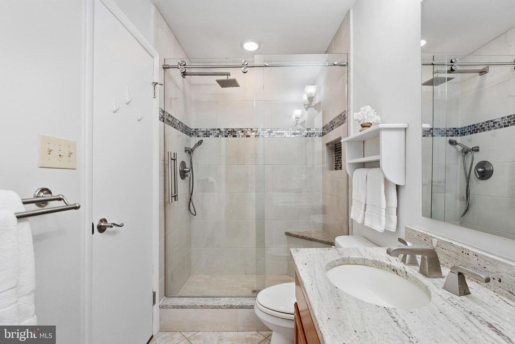 Image 32 of property listing at 18040 SHIPPING POINT RD, Lexington Park, MD 20653