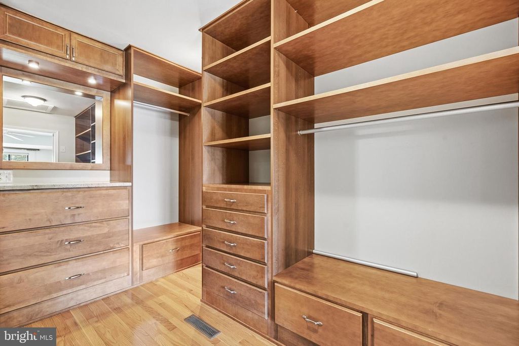 Image 34 of property listing at 18040 SHIPPING POINT RD, Lexington Park, MD 20653