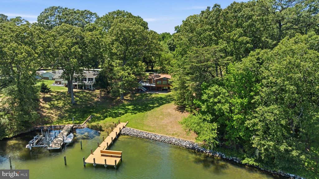 Image 57 of property listing at 18040 SHIPPING POINT RD, Lexington Park, MD 20653
