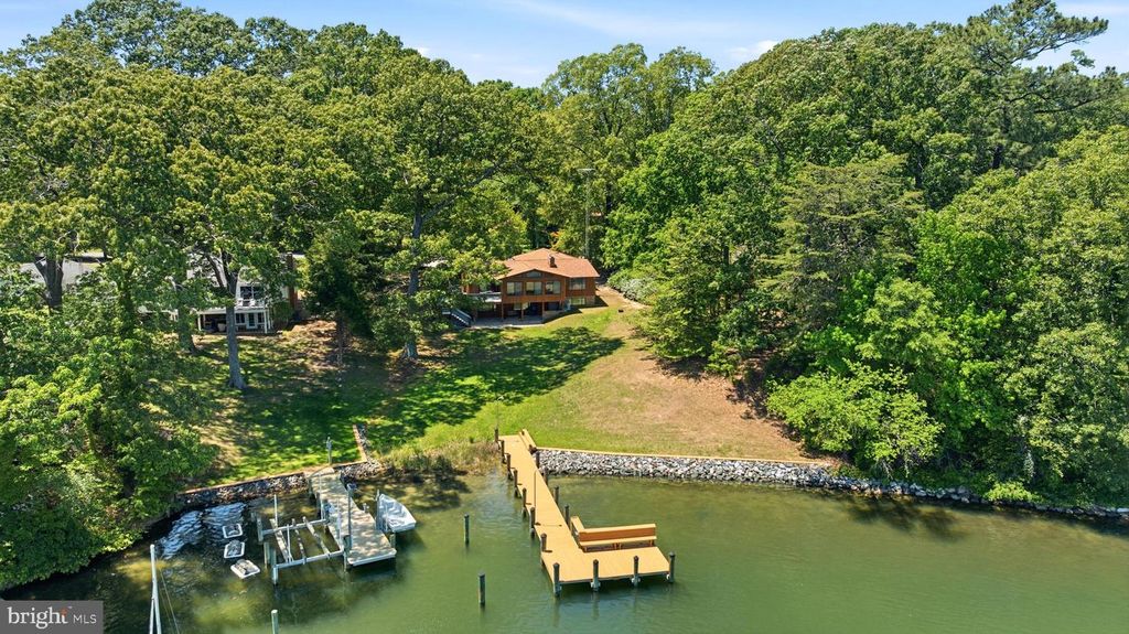 Image 58 of property listing at 18040 SHIPPING POINT RD, Lexington Park, MD 20653
