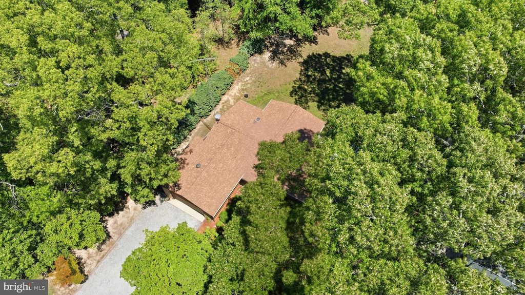 Image 70 of property listing at 18040 SHIPPING POINT RD, Lexington Park, MD 20653