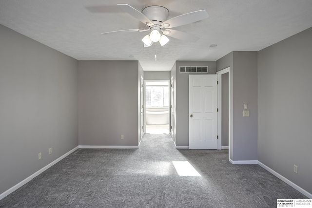 13105 Lafayette Avenue, Omaha, NE 68154