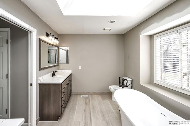 13105 Lafayette Avenue, Omaha, NE 68154