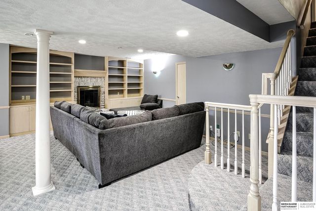 13105 Lafayette Avenue, Omaha, NE 68154