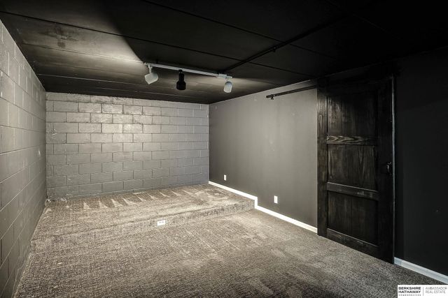 13105 Lafayette Avenue, Omaha, NE 68154