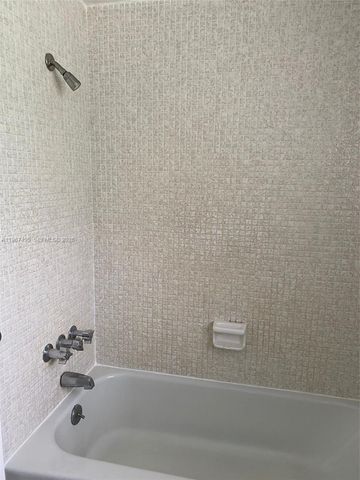 700 Layne Blvd 116, Hallandale Beach, FL 33009