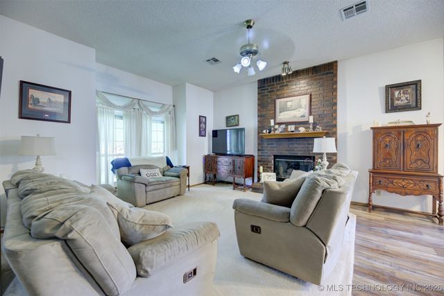 11309 S 107th East Avenue, Bixby, OK 74008