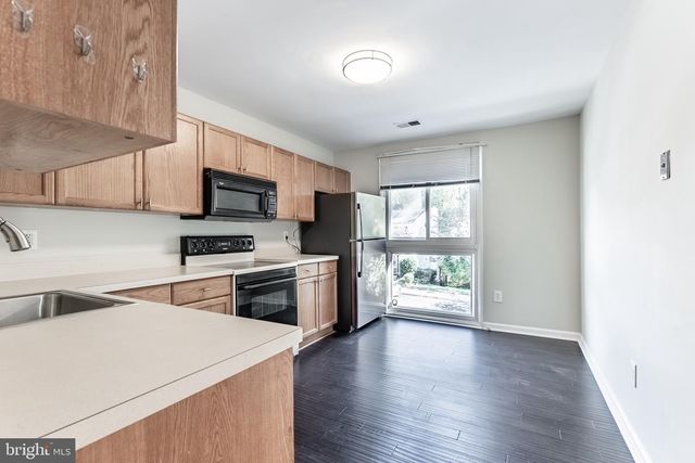 3054 MISSION SQUARE DR, Fairfax, VA 22031