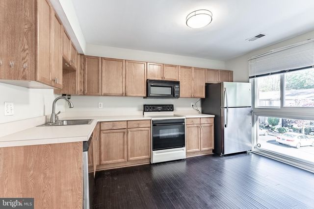 3054 MISSION SQUARE DR, Fairfax, VA 22031