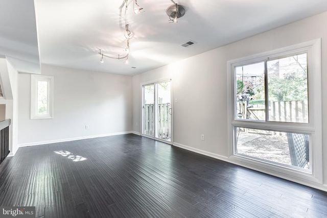 3054 MISSION SQUARE DR, Fairfax, VA 22031