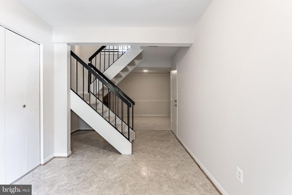3054 MISSION SQUARE DR, Fairfax, VA 22031