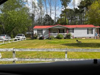 3219 Cherry Hill Rd., Loris, SC 29569
