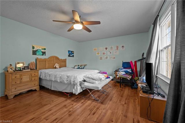 2106 Acorn Ridge Road, Greensboro, NC 27407