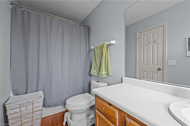 2106 Acorn Ridge Road, Greensboro, NC 27407