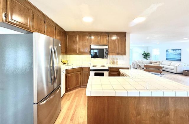 651 Spruce Street, Half Moon Bay, CA 94019