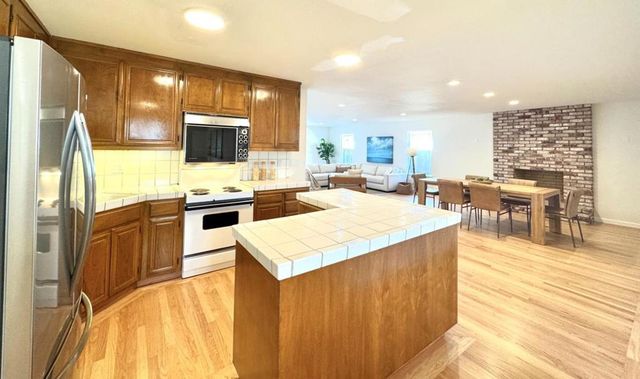 651 Spruce Street, Half Moon Bay, CA 94019