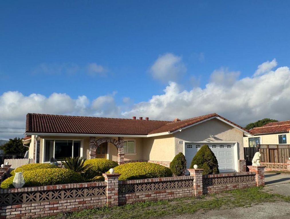 651 Spruce Street, Half Moon Bay, CA 94019