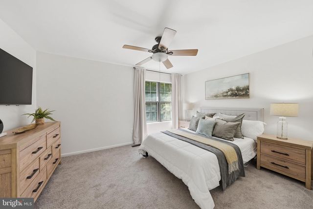 10243 ROBERTS COMMON LN, Burke, VA 22015