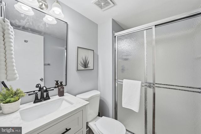 10243 ROBERTS COMMON LN, Burke, VA 22015