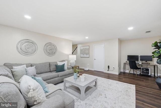 10243 ROBERTS COMMON LN, Burke, VA 22015