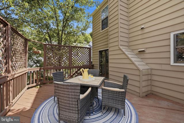10243 ROBERTS COMMON LN, Burke, VA 22015