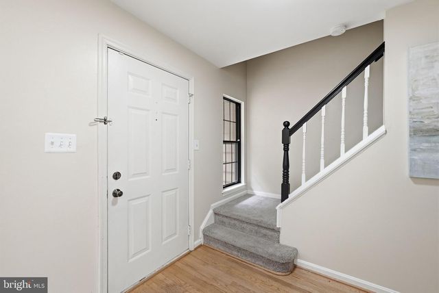 10243 ROBERTS COMMON LN, Burke, VA 22015