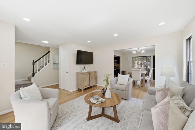 10243 ROBERTS COMMON LN, Burke, VA 22015