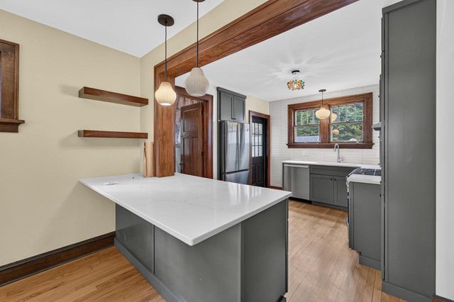 2126 Fox Avenue, Madison, WI 53711