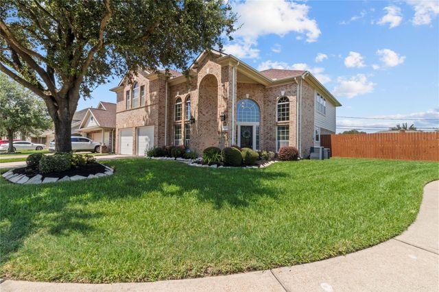 10443 Tree Hollow Circle, La Porte, TX 77571