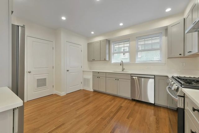 48 Manthorne Rd 1, Boston, MA 02132
