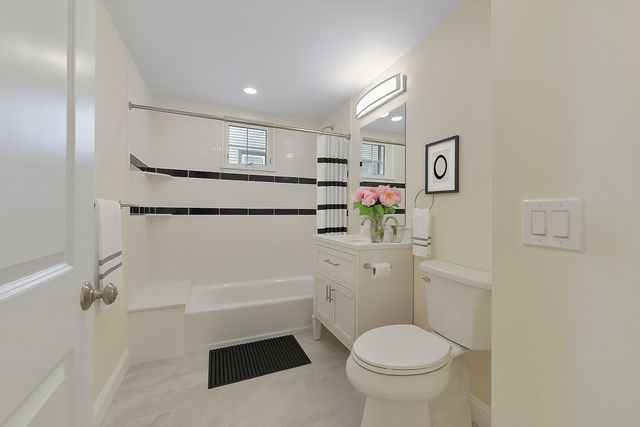 48 Manthorne Rd 1, Boston, MA 02132