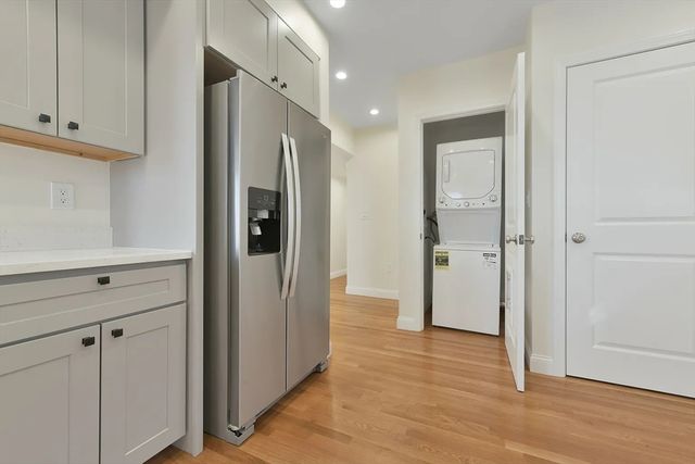 48 Manthorne Rd 1, Boston, MA 02132