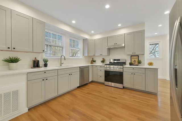 48 Manthorne Rd 1, Boston, MA 02132