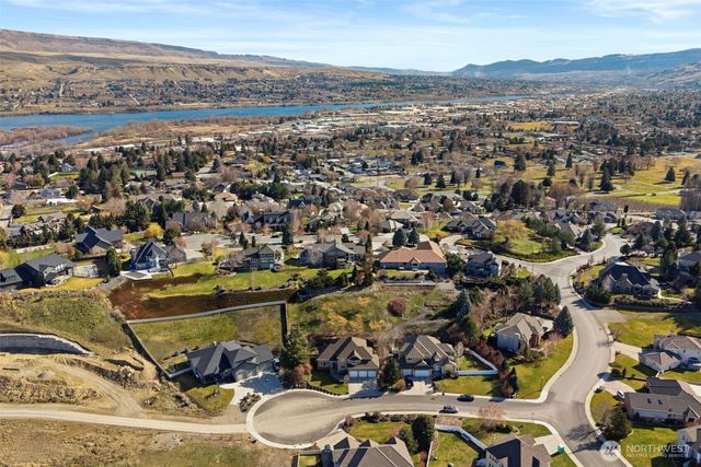 2021 Broadhurst Place, Wenatchee, WA 98801