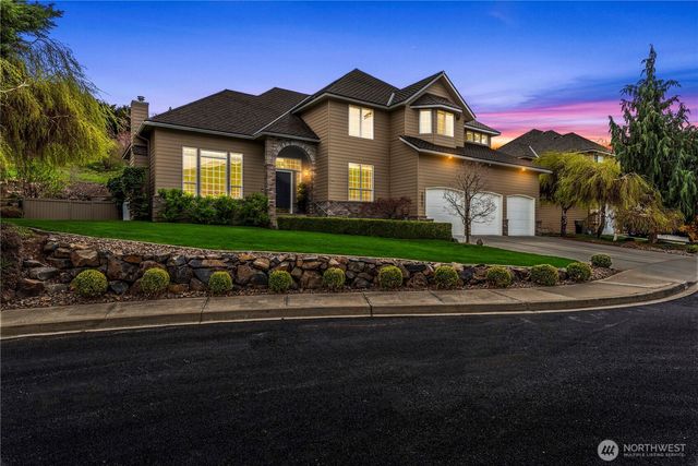 2021 Broadhurst Place, Wenatchee, WA 98801