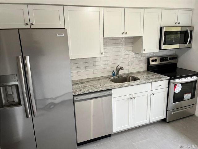 810 Blooming Grove Turnpike 94, New Windsor, NY 12553