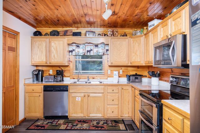 2039 Oakmont Drive, Sevierville, TN 37876