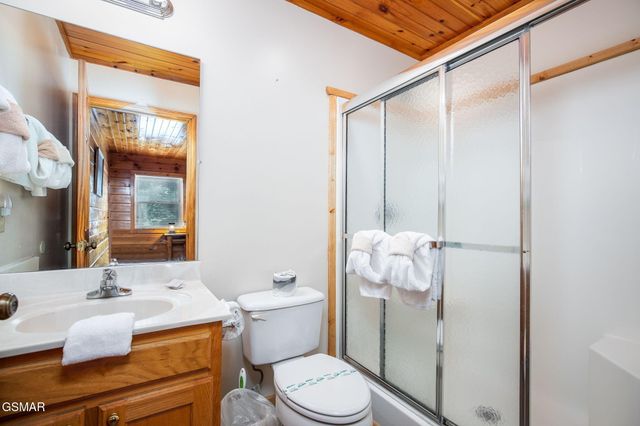 2039 Oakmont Drive, Sevierville, TN 37876