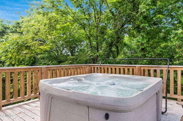 2039 Oakmont Drive, Sevierville, TN 37876