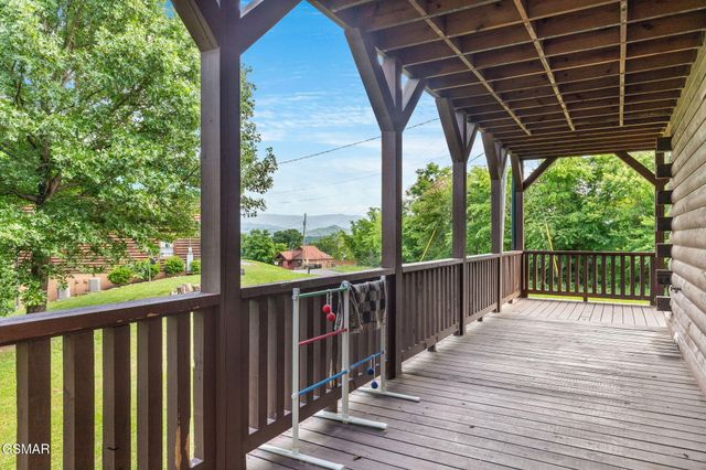 2039 Oakmont Drive, Sevierville, TN 37876