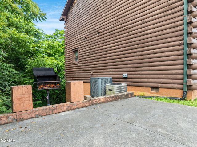 2039 Oakmont Drive, Sevierville, TN 37876