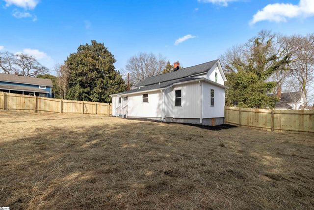 221 Calvert Street, Spartanburg, SC 29307